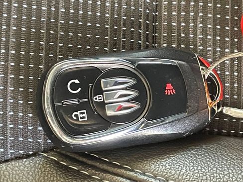 Used 2025 Buick Envista Preferred image 24