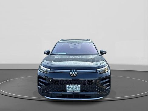 New 2026 Volkswagen Tiguan SEL R-Line AWD/4WD image 2
