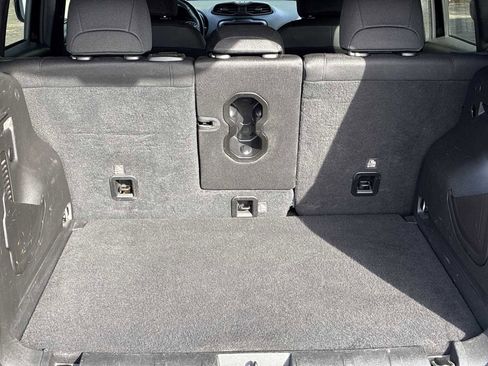 Certified 2022 Jeep Renegade Altitude w/ Convenience Group AWD/4WD image 20