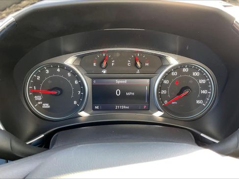 Used 2024 Chevrolet Equinox LT FWD image 20