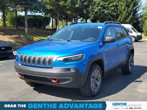 Used 2020 Jeep Cherokee Trailhawk w/ Cold Weather Group image 2