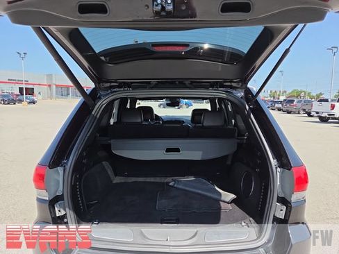 Used 2019 Jeep Grand Cherokee Overland AWD/4WD image 30