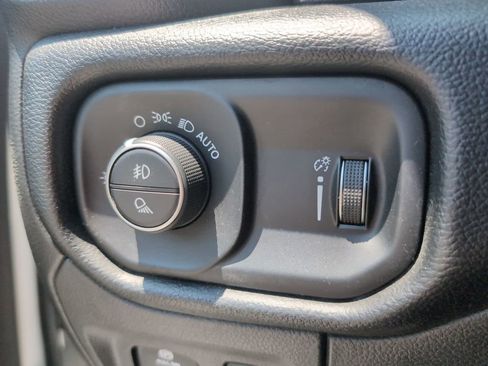 Used 2020 RAM 1500 Big Horn image 2