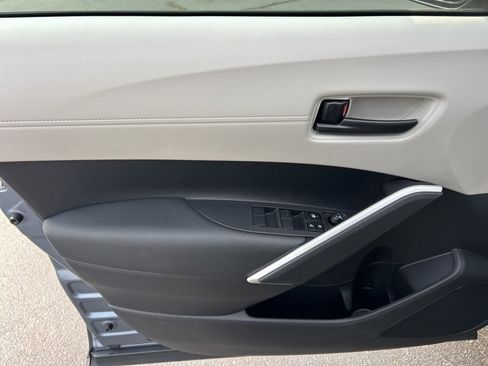 Used 2024 Toyota Corolla Cross L image 3