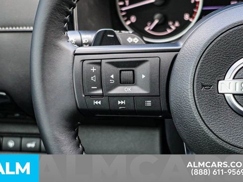 Used 2025 Nissan Pathfinder SV image 35