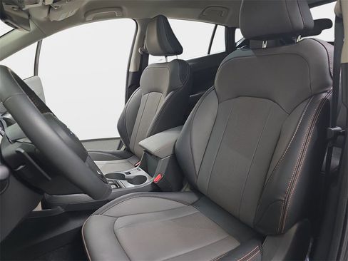 Used 2025 Subaru Crosstrek 2.5i Limited w/ Crosstrek Mirror Package image 17