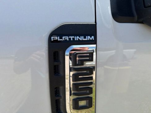 Used 2023 Ford F250 Platinum AWD/4WD image 7