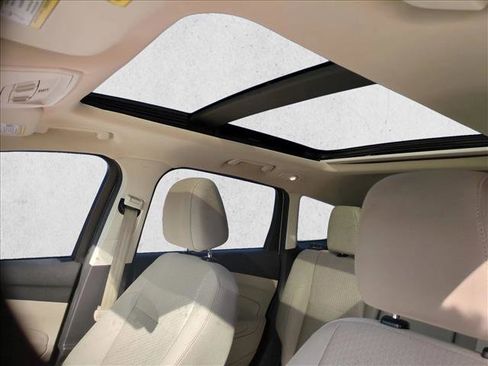 Used 2017 Ford Escape SE w/ Equipment Group 201A image 15