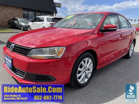 Used 2013 Volkswagen Jetta SE FWD image 1