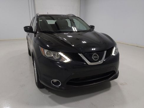 Used 2019 Nissan Rogue Sport SV w/ All-Weather Package AWD/4WD image 14