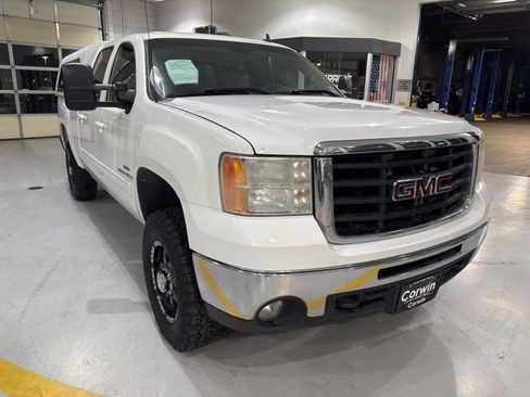 Used 2008 GMC Sierra 2500 SLT w/ Z71 Off-Road Package AWD/4WD image 9