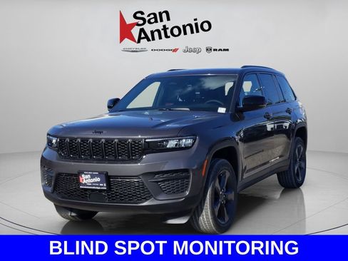 New 2025 Jeep Grand Cherokee Altitude RWD image 4