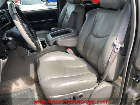 Used 2003 GMC Yukon XL SLT w/ 1SD Preferred Equipment Group AWD/4WD image 9