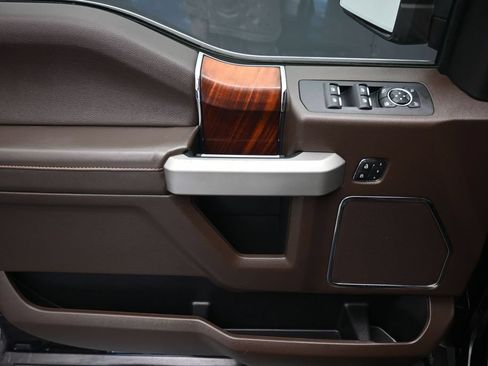 Used 2019 Ford F150 King Ranch w/ Equipment Group 601A Luxury AWD/4WD image 10