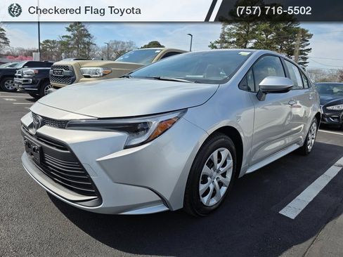Used 2026 Toyota Corolla LE image 1