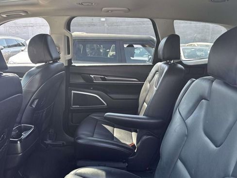 Certified 2023 Kia Telluride S w/ S Sunroof Package AWD/4WD image 12