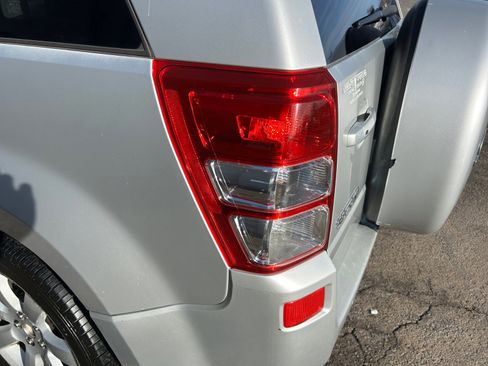 Used 2010 Suzuki Grand Vitara Limited image 20