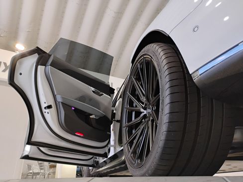 Used 2022 Audi e-tron GT Prestige w/ Prestige Package image 10