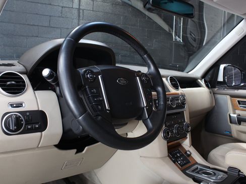 Used 2016 Land Rover LR4 HSE AWD/4WD image 29