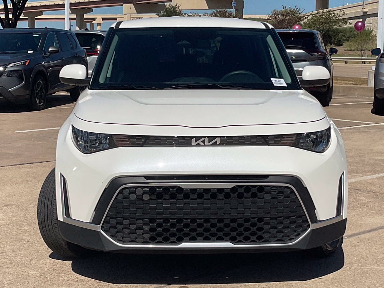 Used 2025 Kia Soul LX w/ LX Technology Package FWD image 3