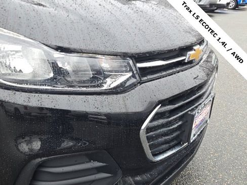 Used 2020 Chevrolet Trax LS w/ Tint and Cruise Package image 5