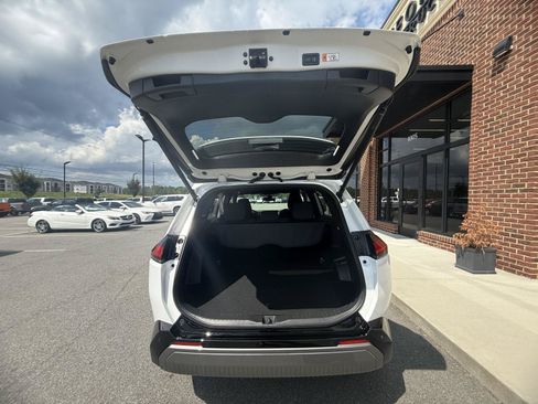 Used 2026 Toyota RAV4 SE w/ Convenience Package FWD image 26