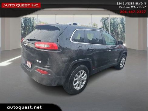 Used 2017 Jeep Cherokee Latitude w/ Comfort & Sound Group image 5