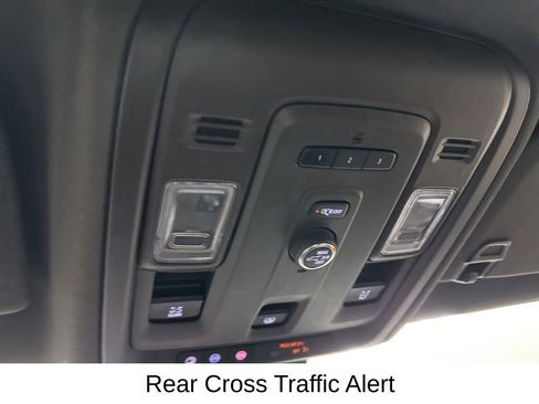 Used 2023 GMC Yukon XL SLT AWD/4WD image 45