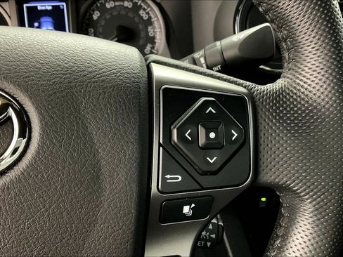 Used 2020 Toyota Tacoma Limited image 12