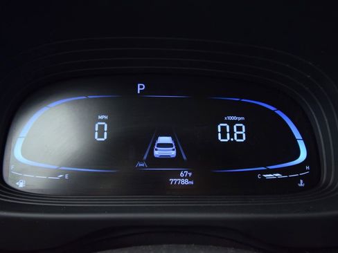 Used 2023 Hyundai Venue Limited w/ Cargo Package image 20