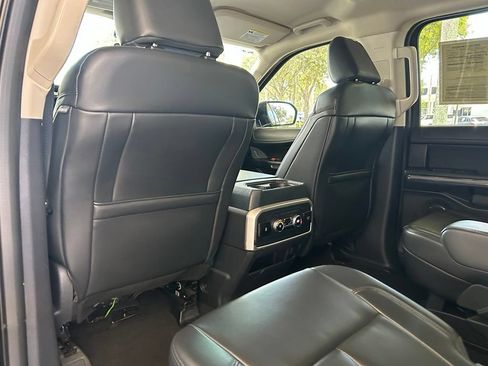 Used 2024 Ford Expedition XLT AWD/4WD image 38