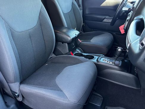 Used 2017 Jeep Wrangler Sport image 19