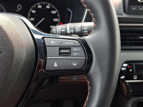 Certified 2025 Honda Pilot Sport image 24