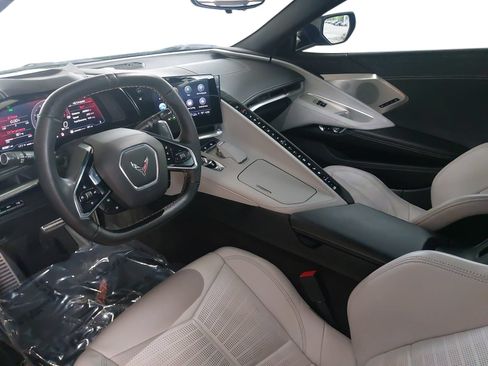 Used 2022 Chevrolet Corvette Stingray Preferred Cpe w/ Z51 Performance Package RWD image 9