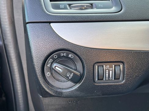 Used 2018 Dodge Grand Caravan SXT w/ Blacktop Package FWD image 21