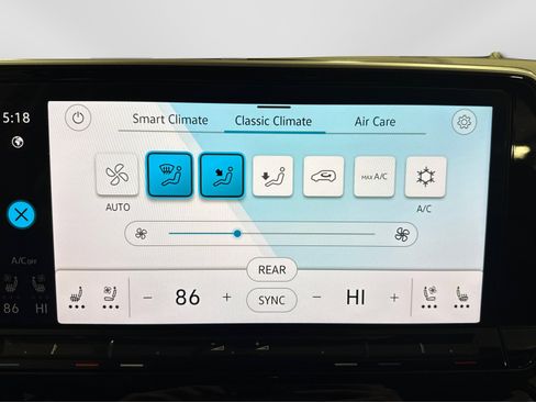 Used 2025 Volkswagen Atlas SE image 29