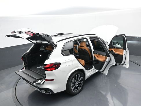 New 2026 BMW X5 xDrive40i w/ M Sport Package AWD/4WD image 45