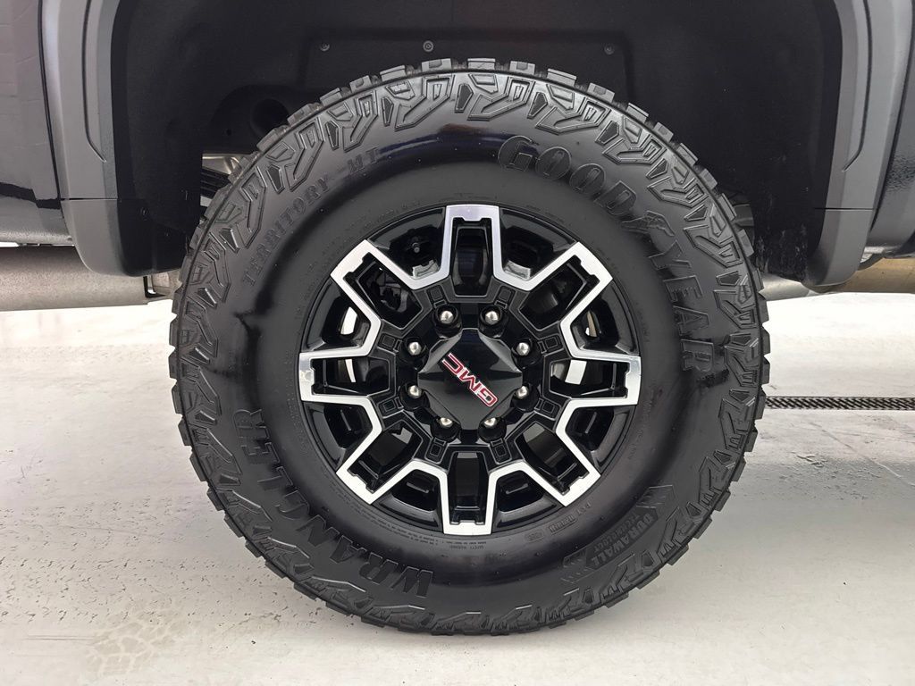 Used 2026 GMC Sierra 2500 AT4X w/ LPO, Black Badging Package AWD/4WD image 10