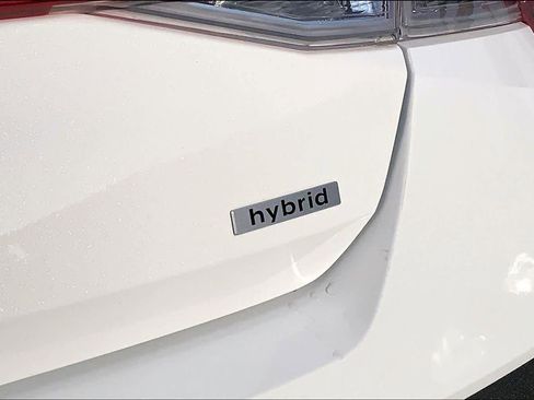 Certified 2025 Hyundai Elantra SEL image 10