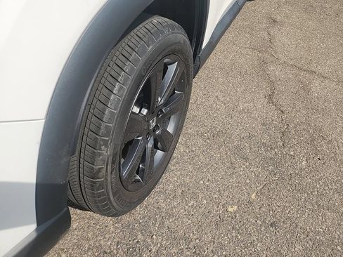 Used 2025 Honda Pilot Sport image 15