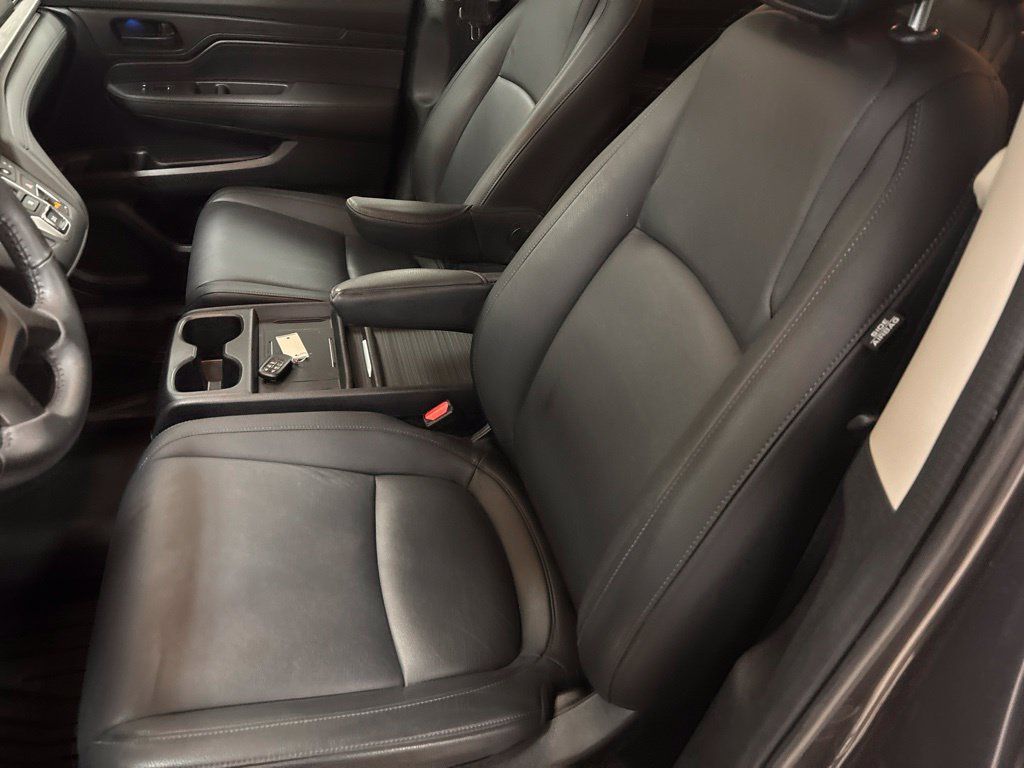 Used 2025 Honda Odyssey EX-L image 24