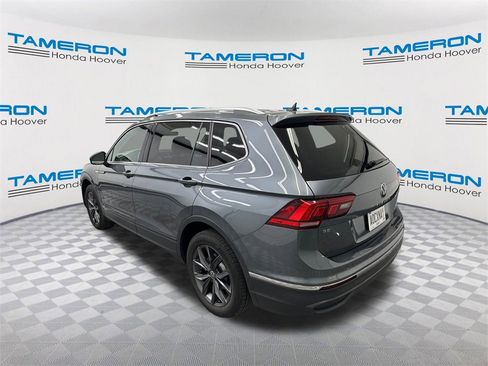 Used 2024 Volkswagen Tiguan SE image 3
