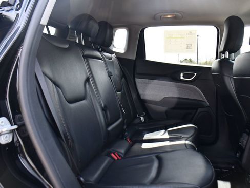 Used 2022 Jeep Compass Latitude AWD/4WD image 18