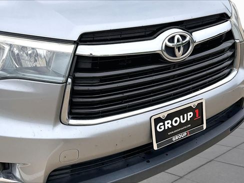 Used 2015 Toyota Highlander Limited FWD image 29