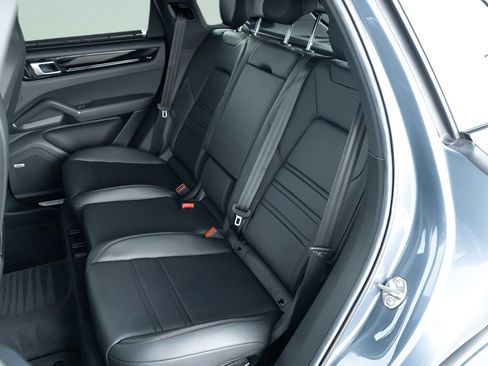 Used 2019 Porsche Cayenne AWD/4WD image 17