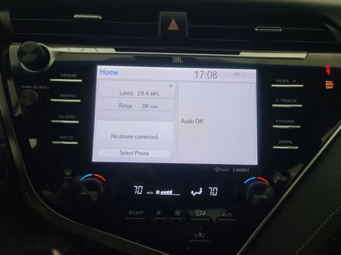 Used 2018 Toyota Camry XSE image 29