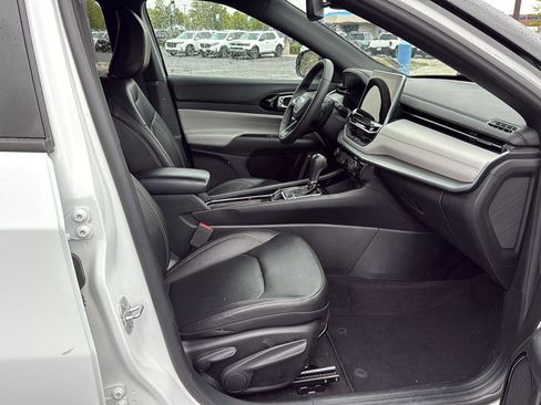 Used 2025 Jeep Compass Limited AWD/4WD image 36