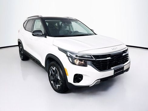 Used 2025 Kia Seltos S image 3