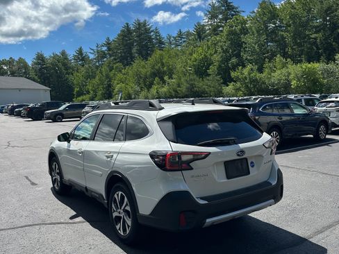 Used 2022 Subaru Outback Limited AWD/4WD image 7