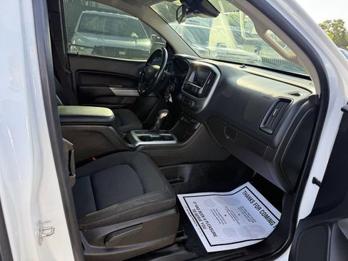 Used 2022 Chevrolet Colorado LT w/ Fleet Safety Package RWD image 13
